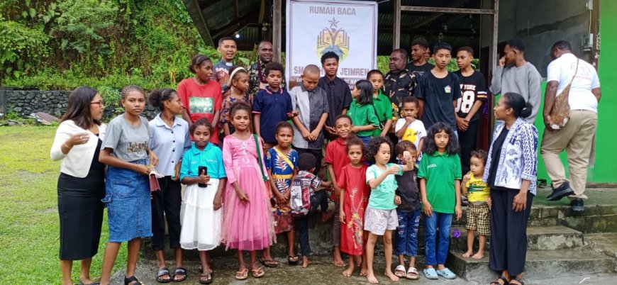 Lamek Dowansiba Launching Rumah Baca ke 39