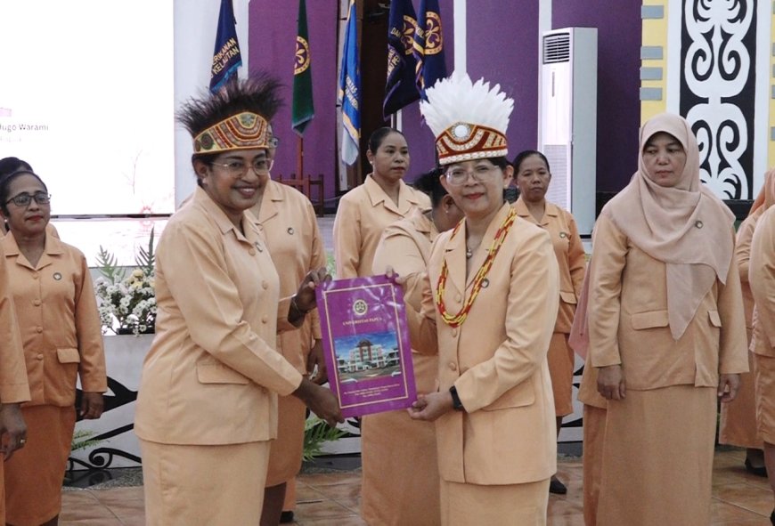 Ketua DWP Universitas Papua resmi dikukuhkan oleh Ketua DWP Kemendiktisaintek