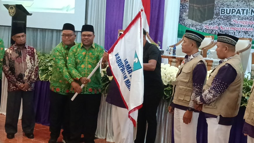 Bupati Manokwari Lepas 162 Jamaah Calon Haji Manokwari