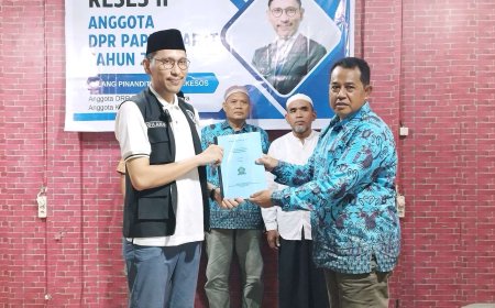 Gilang Pinandito Terima Proposal Penyelesaian Sekretariat Saat Reses Bersama Warga Paguyuban Sragen