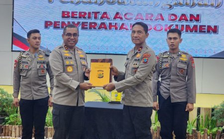 Polda Papua Barat Serahkan Dokumen Kedinasan ke Polda Papua Barat Daya