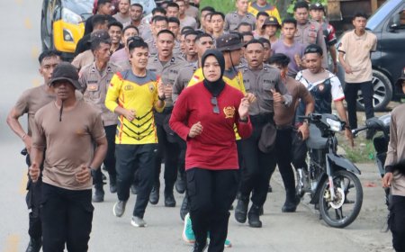 Polres Fakfak Sambut 28 Bintara Baru Lewat Tradisi