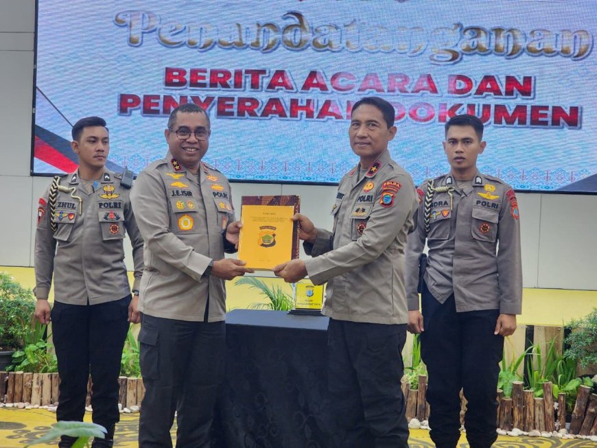 Polda Papua Barat Serahkan Dokumen Kedinasan ke Polda Papua Barat Daya