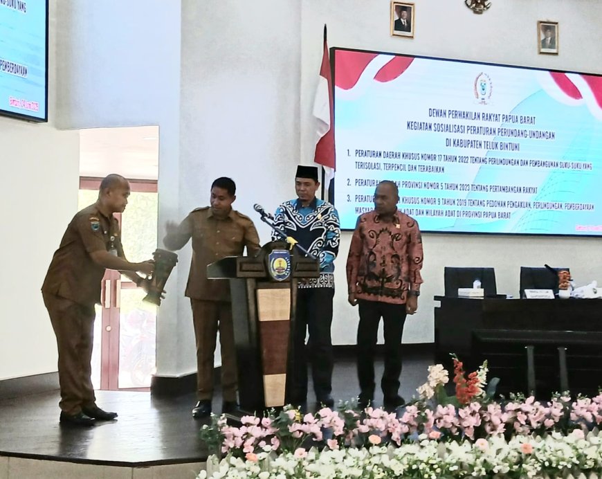 DPRP Papua Barat Sosialisasikan Tiga Perda di Teluk Bintuni