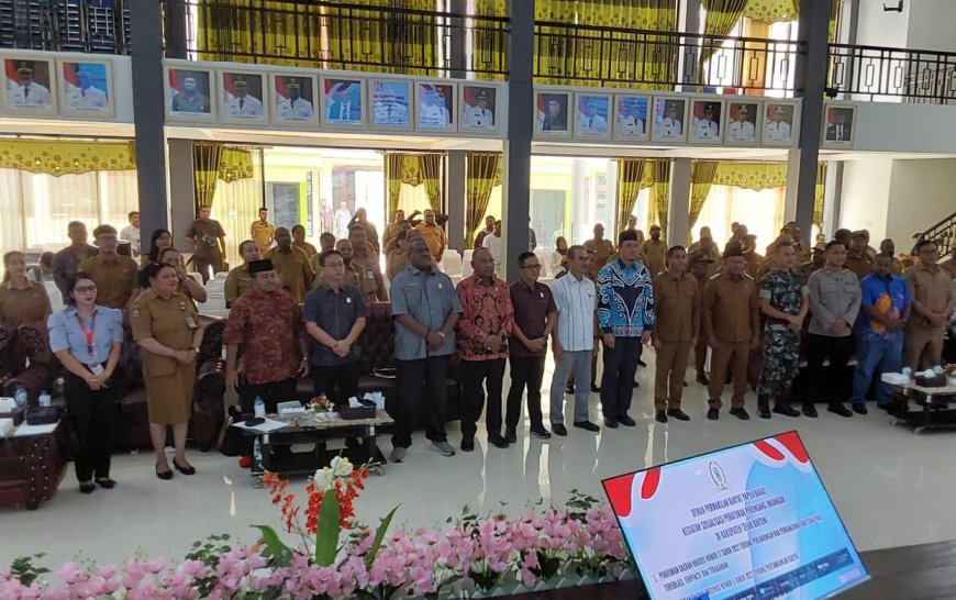 Bupati dan Wakil Bupati Bintuni Hadiri Langsung Sosialisasi Perda yang digelar DPRP