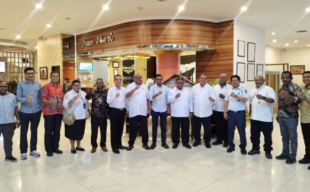 Bawa Serta Sejumlah Pimpinan OPD, Sekda Ali Baham Temui DPRP Papua Barat