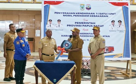 Antisipasi Kebakaran, Pemprov Papua Barat Hibahkan Satu Unit Damkar Untuk Pemda Mansel