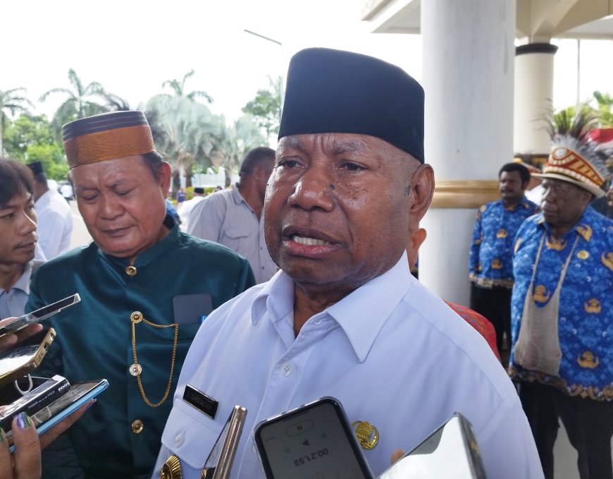 Gubernur Dominggus Mandacan Tetapkan Formasi Honorer 1.002 Pekan Ini