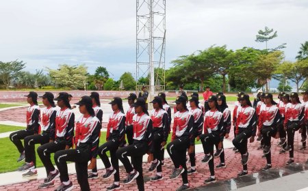 Paskibraka Papua Barat Mulai Penyesuaian di Lapangan Kantor Gubernur