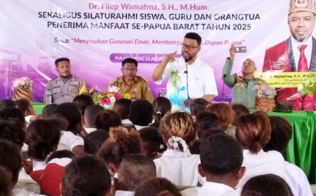 104 Siswa SD dan SMP Distrik Roon Terima Beasiswa Program Indonesia Pintar
