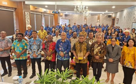 Rakornis Dinas Koperasi dan UMKM se Papua Barat, Sekda Ingatkan Pengawasan Kopdes Merah Putih