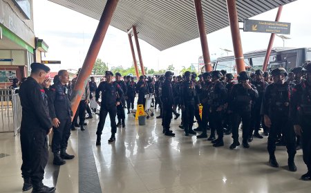 Brimob Polda Papua Barat Ikut Amankan Aksi Unjuk Rasa di Sorong