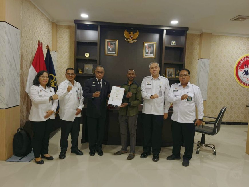 Kanwil Kemenkum Papua Barat Serahkan 49 Sertifikat Merek