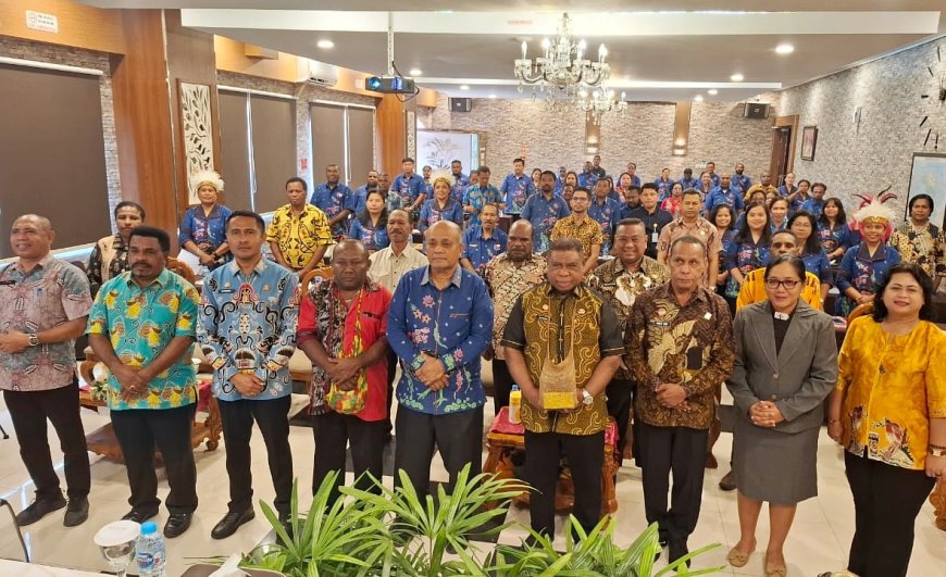 Rakornis Dinas Koperasi dan UMKM se Papua Barat, Sekda Ingatkan Pengawasan Kopdes Merah Putih