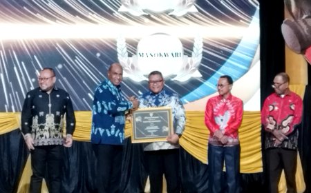 Kabupaten Manokwari Terima Anugrah Paritrana Award 2025, Terus Genjot Jumlah Kepesertaan