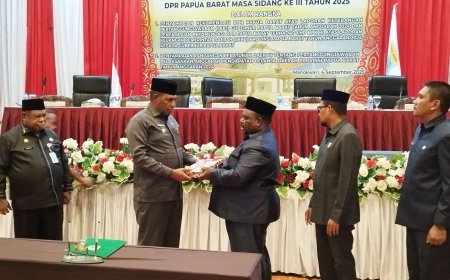 DPR Serahkan Rekomendasi LKPJ Gubernur Papua Barat 2024, Belum Memenuhi Prinsip Transparansi Anggaran