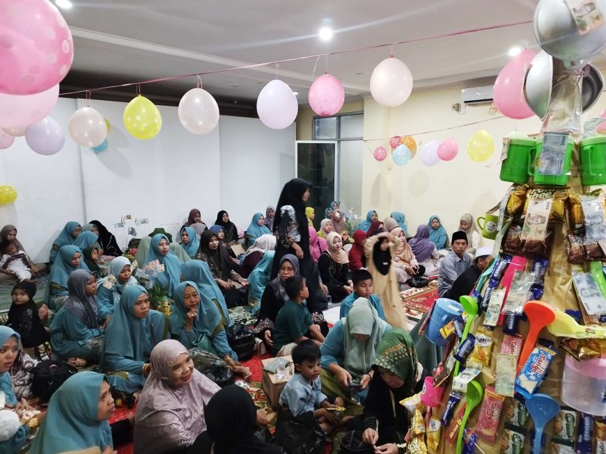 Tradisi Rebutan Warnai Maulid Nabi Muhammad SAW Warga Madura di Manokwari