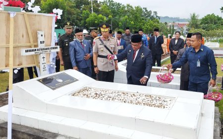 Mengingat Semangat Pembentukan Provinsi Papua Barat, Pemprov Laksanakan Ziarah di TMP