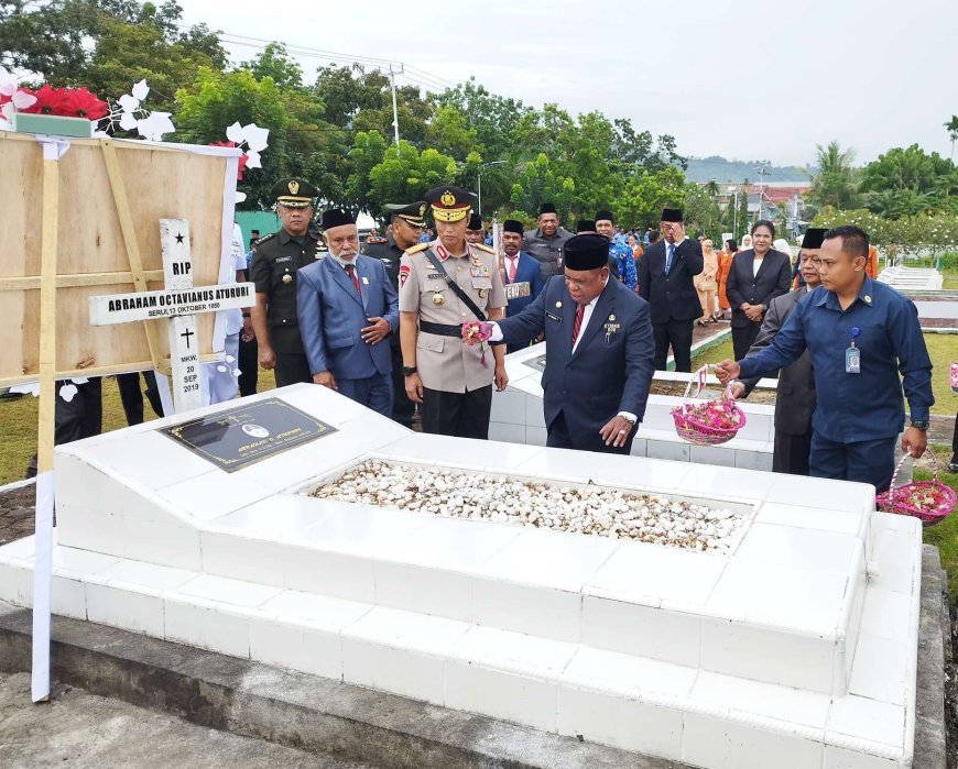 Mengingat Semangat Pembentukan Provinsi Papua Barat, Pemprov Laksanakan Ziarah di TMP