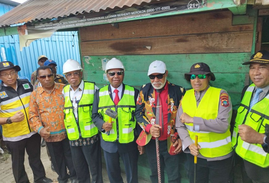 Seriusi Pelebaran Jalan Esau Sesa-Maruni, Gubernur Dominggus Mulai Bongkar Bangunan Liar