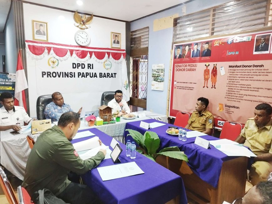 Cari Solusi Bersama, Filep Wamafma Fasilitasi Pertemuan PLN dan Warga Terdampak Pembangunan SUTT
