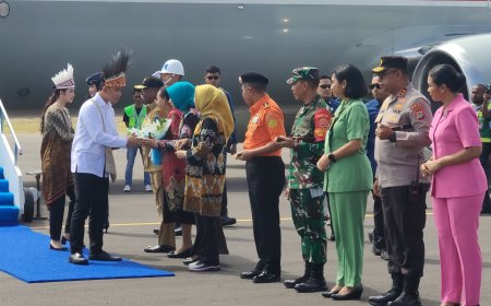 Kunjungan Kerja, Wapres Gibran Tiba di Bandar Udara Rendani