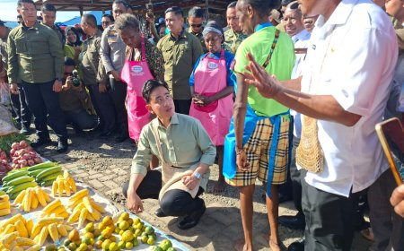 Wapres Gibran Blusukan di Pasar Sentral Wosi Manokwari