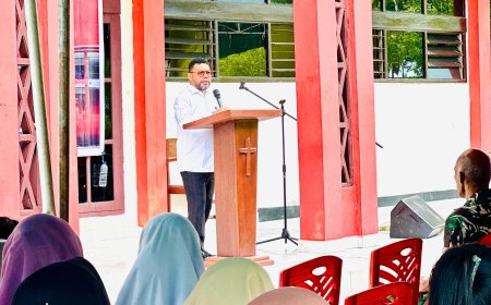 Filep Wamafma Ungkap Fakta Banyak Anak di Papua Punya NIK Ganda dan Tak Terdaftar Dapodik