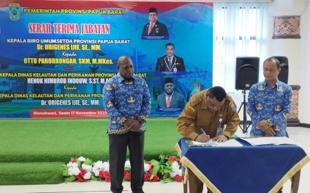 Gubernur Papua Barat Beri Pesan Tegas kepada Pejabat Baru Biro Umum dan Dinas Kelautan Perikanan
