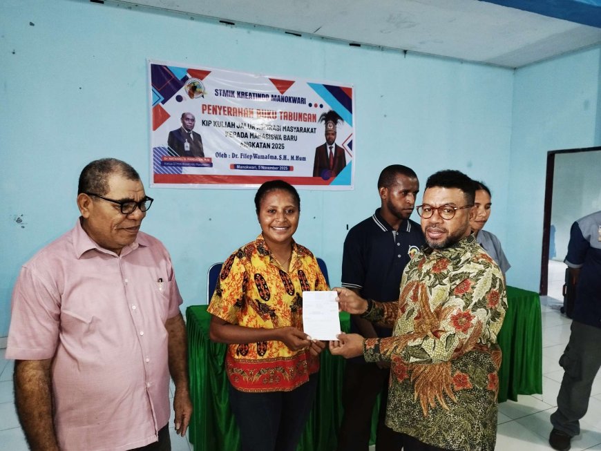 Salurkan Beasiswa KIP Mahasiswa STIMIK Kreatindo, Filep Ajak Orang Tua Bantu Pengawasan