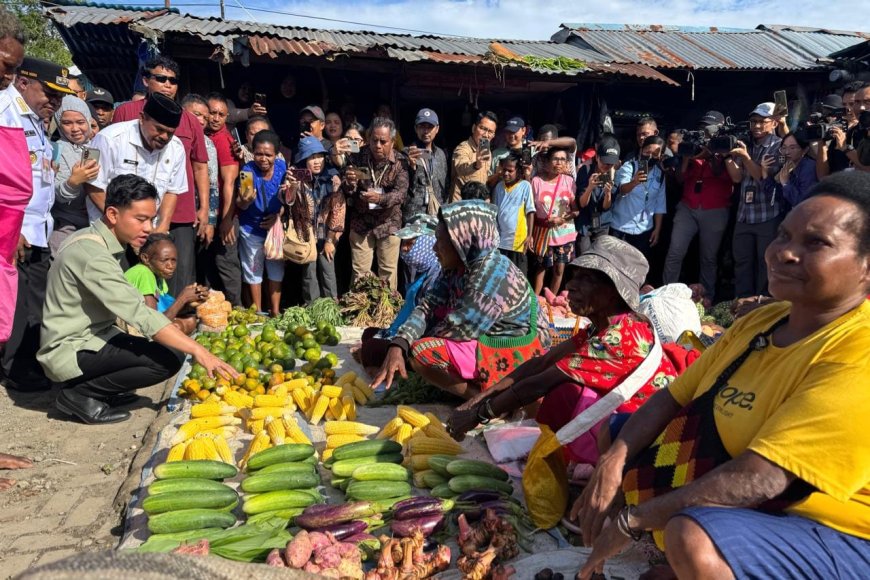 Tinjau Pasar Wosi Manokwari, Wapres Pastikan Stabilitas Harga dan Kondisi Infrastruktur Pasar