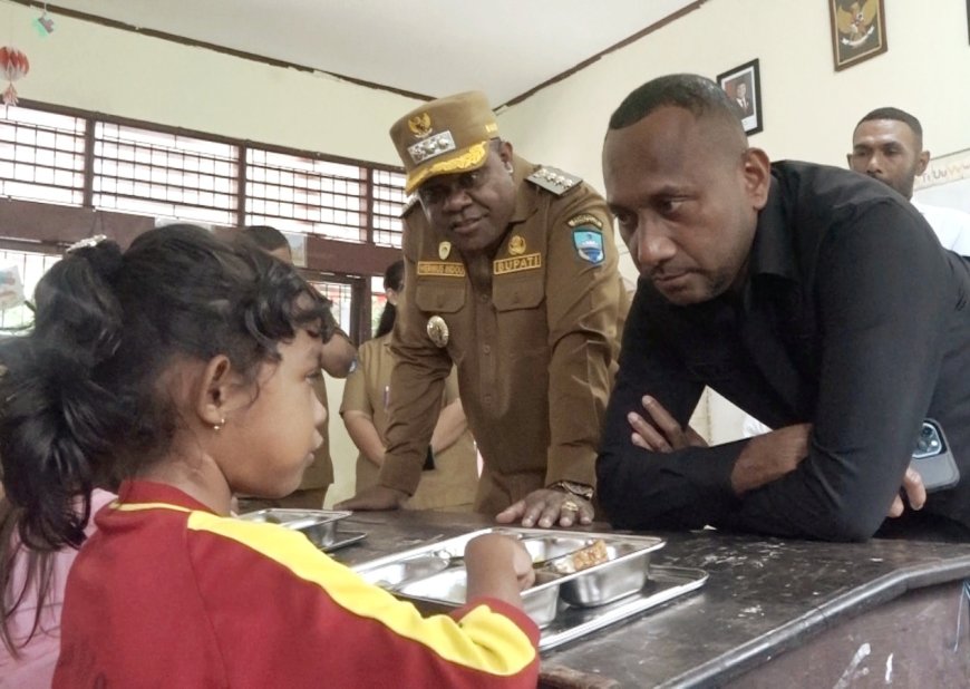 Mandenas Tinjau Program MBG di Manokwari, Tekankan Penyesuaian Anggaran Sesuai Harga di Papua