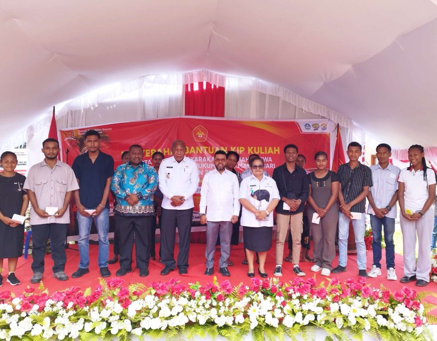 Melalui Beasiswa KIP-Kuliah, Gubernur dan Bupati Wondama Apresiasi Kepedulian Filep Wamafma Untuk Pendidikan Papua Barat
