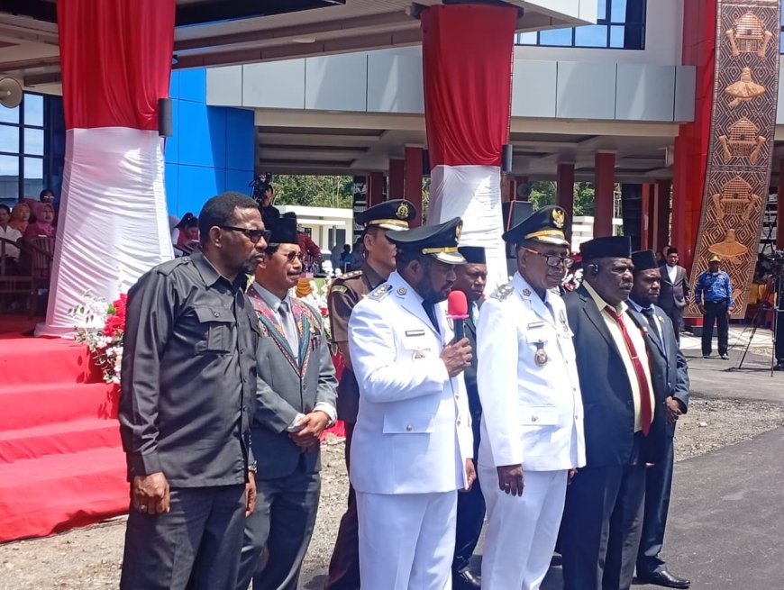 Dominggus Mandacan Ajak Masyarakat Mansel Terus Bersatu Membangun Daerah di HUT ke-13