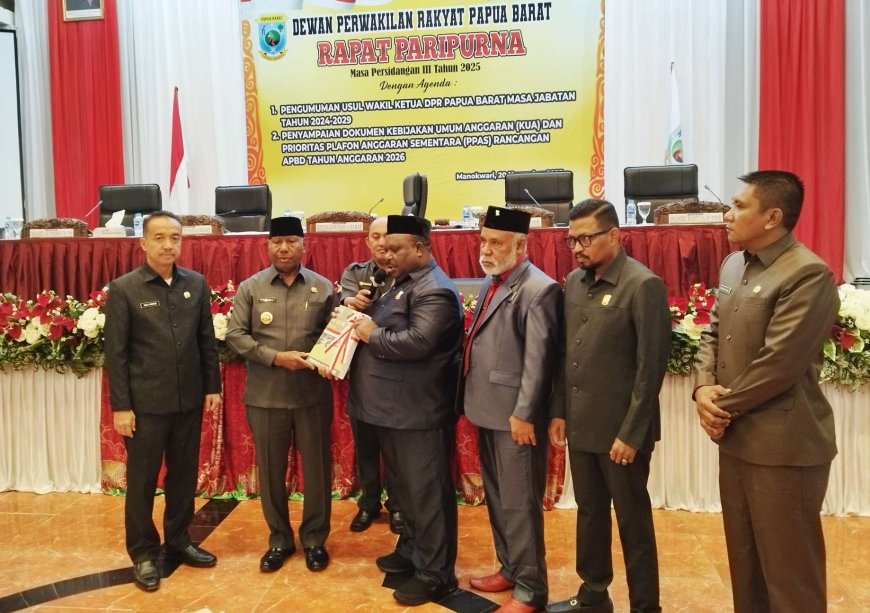 Gubernur Resmi Sampaikan Rancangan KUA-PPAS ke DPRP Papua Barat, Proyeksi Pendapatan 2026 Rp4,09 Triliun