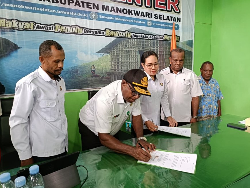 Bawaslu dan Gerakan Pramuka Mansel Tandatangani Kerjasama Pembentukan Saka Adhyasta Pemilu.