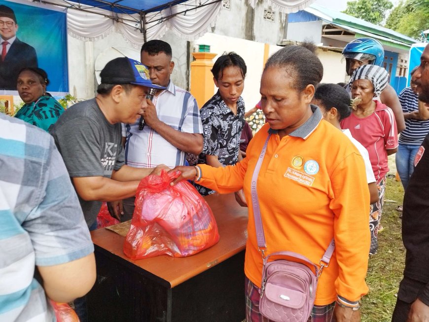 PKB Salurkan 1.000 Paket Sembako Gratis untuk Warga Manokwari Jelang Nataru