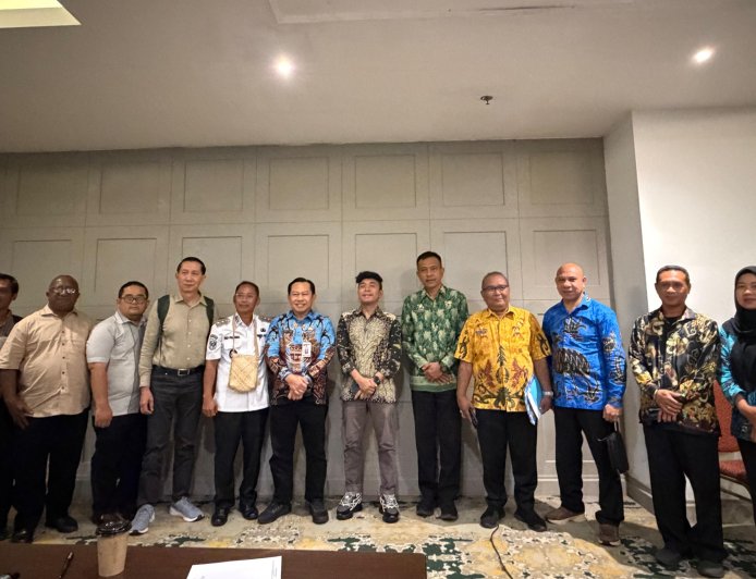 Billy Mambrasar dan Kemendagri Fasilitasi 21 Investor Eropa Investasi Sektor Coklat di Papua