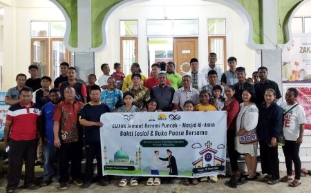 Jemaat Gereja Advent Reremi Puncak Bersihkan Masjid Al-Amin dan Buka Puasa Bersama