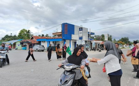 HMI Komisariat Lafran Pane Cabang Manokwari Berbagi Takjil