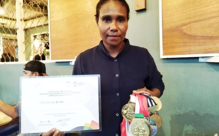 Dari Ring Juara ke Tepi Jalan: Kisah Christina Jimbay Menjaga Asa di Tengah Janji yang Tertunda