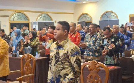 Bupati Teluk Bintuni Dorong Sinkronisasi Pembangunan dan Revisi DBH Migas dalam Raker se-Papua Barat