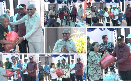 Peduli Korban Banjir, Gubernur Papua Barat Serahkan 200 Paket Sembako untuk Warga Manokwari