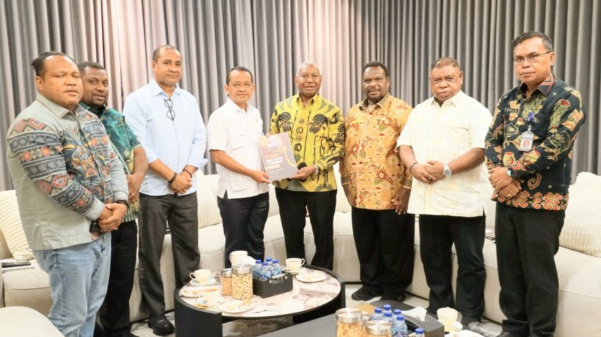 Bertemu Menteri ESDM, Gubernur Papua Barat Perjuangkan PI 10 Persen Hingga Jatah Gas