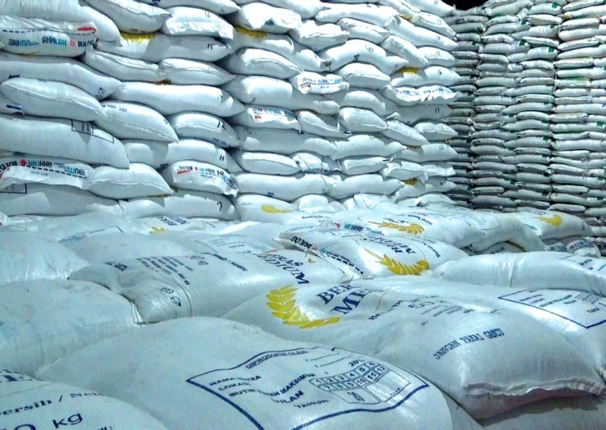 Bulog Manokwari Jamin Kualitas Beras dan Minyak Goreng Bantuan Pangan Aman Dikonsumsi