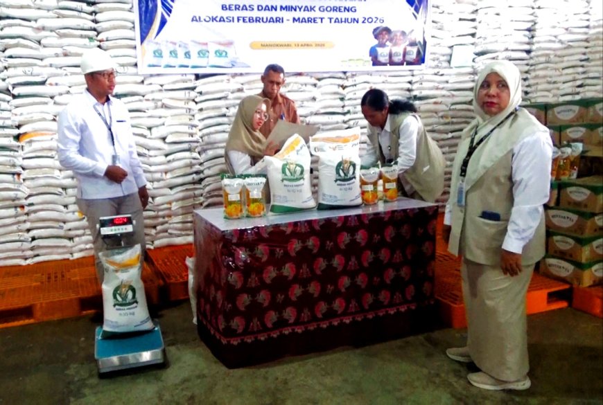 Bulog Manokwari Mulai Salurkan Bantuan Pangan Untuk 54.803 Penerima Di Papua Barat