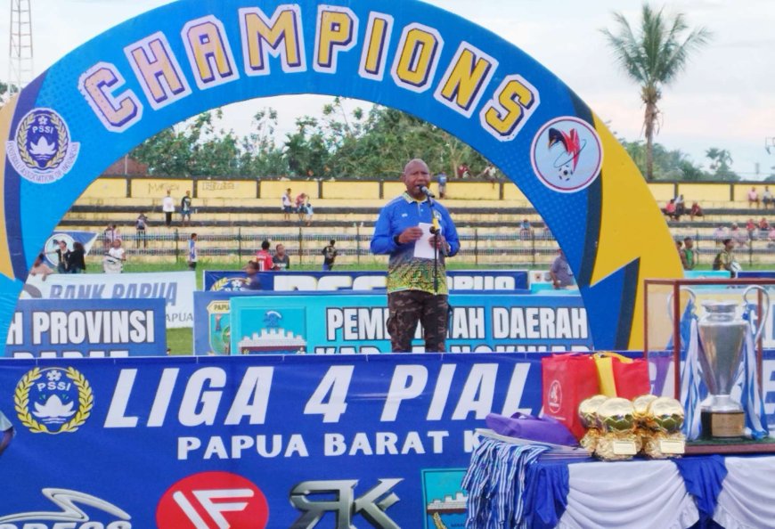 Gubernur Dominggus Mandacan Berikan Bonus Juara Liga 4 Papua Barat, Dorong Kemajuan Sepak Bola Daerah