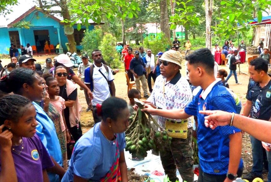 Apel Gabungan di Anggori, ASN Papua Barat Borong Hasil Bumi Warga