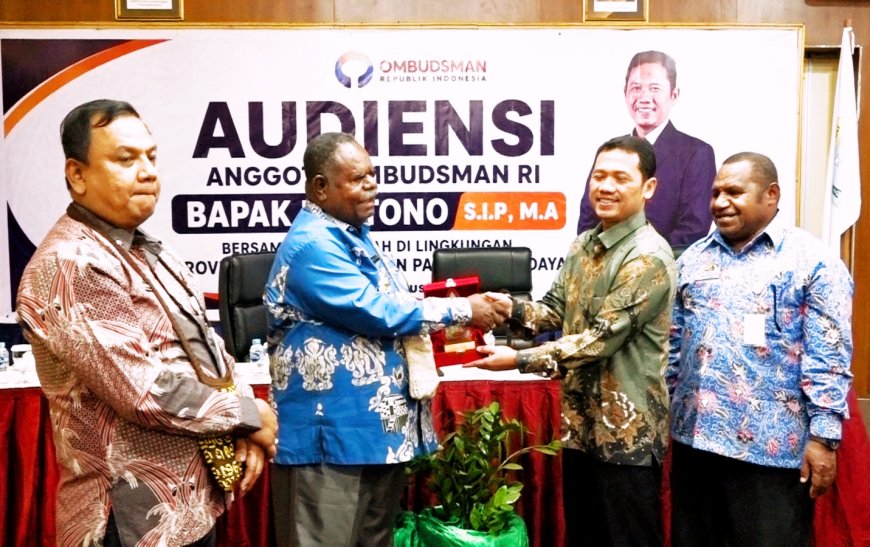 Gubernur  Elkam Tegaskan Komitmen Tingkatkan Kualitas Pelayanan Publik di Papua Barat Daya