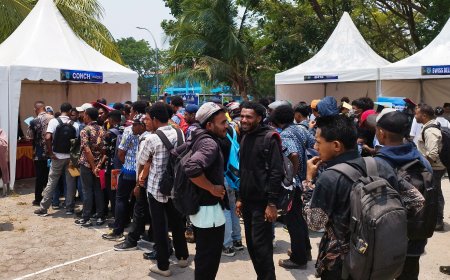 Hari Pertama Job Fair Papua Barat 2026, Stand Conch Cement Diserbu Pencari Kerja